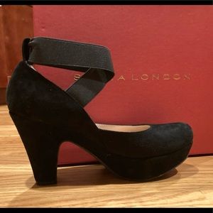 NIB Sacha London Eileen heels.